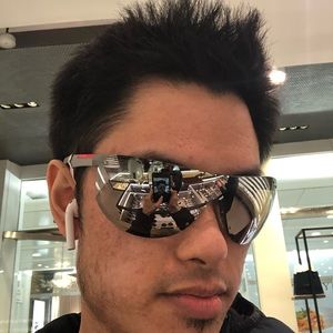 Meet your Posher, Kevrock